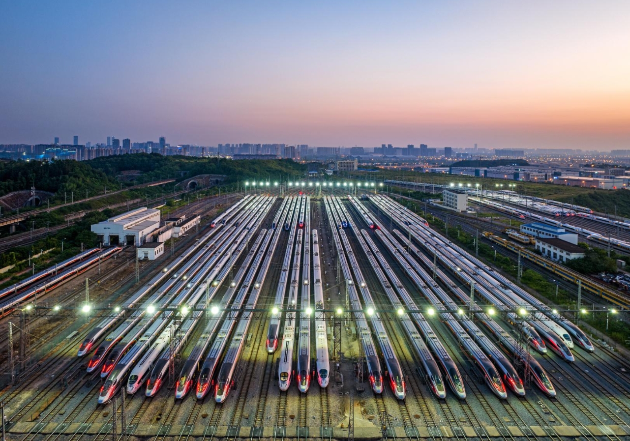 心向暖陽，步履生花